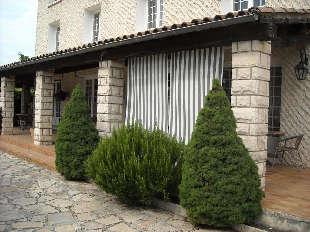 Hotel Ecusson Saint-Hilaire-de-Brethmas Extérieur photo