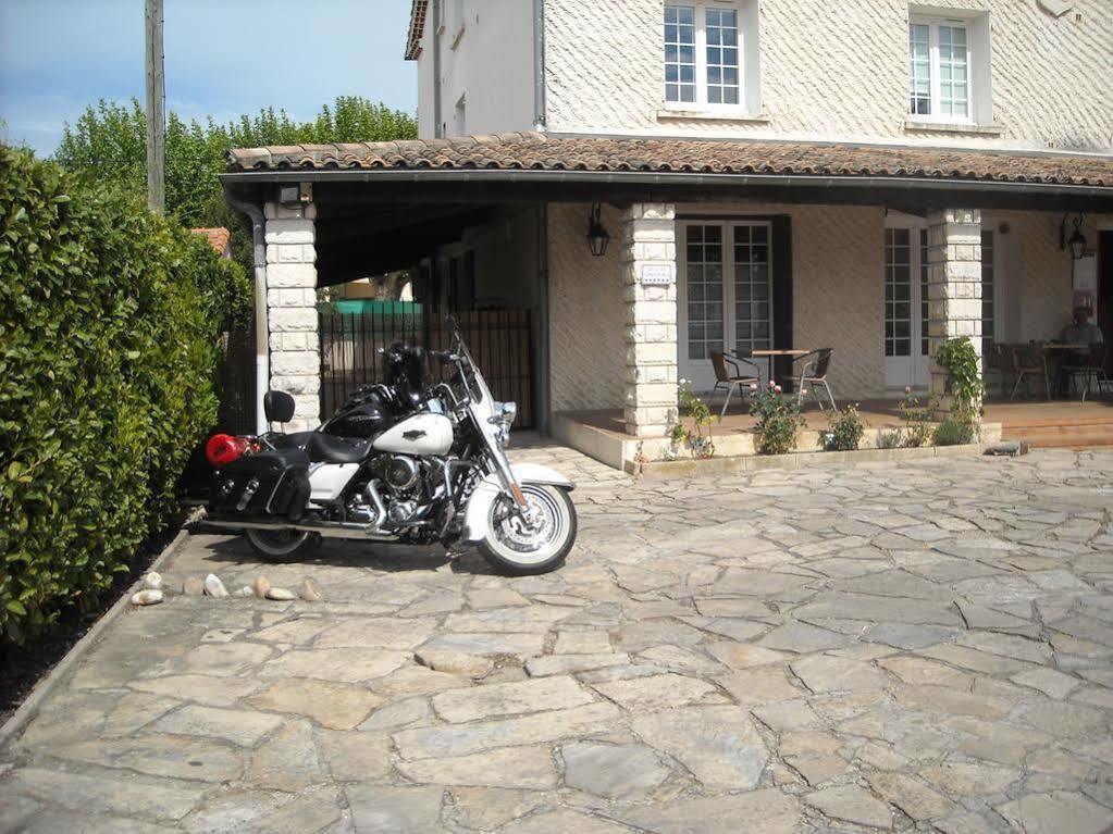 Hotel Ecusson Saint-Hilaire-de-Brethmas Extérieur photo